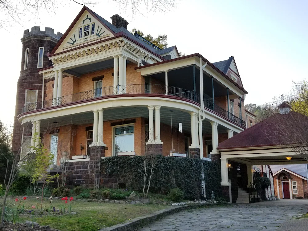 1890 Williams House Bed & Breakfast