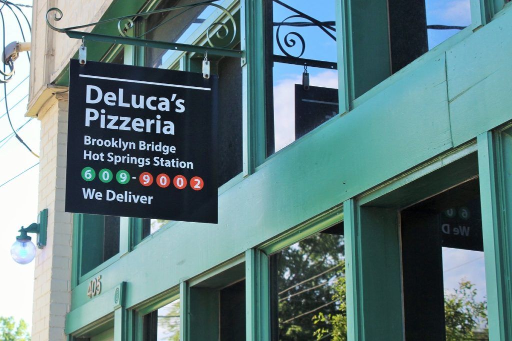 Deluca's Pizza